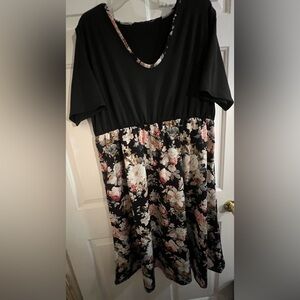 Floral Midi Dress 🔥